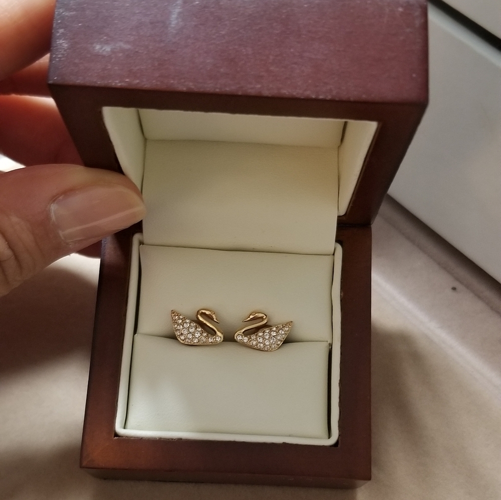 Swan Earrings, Rose-gold tone plate